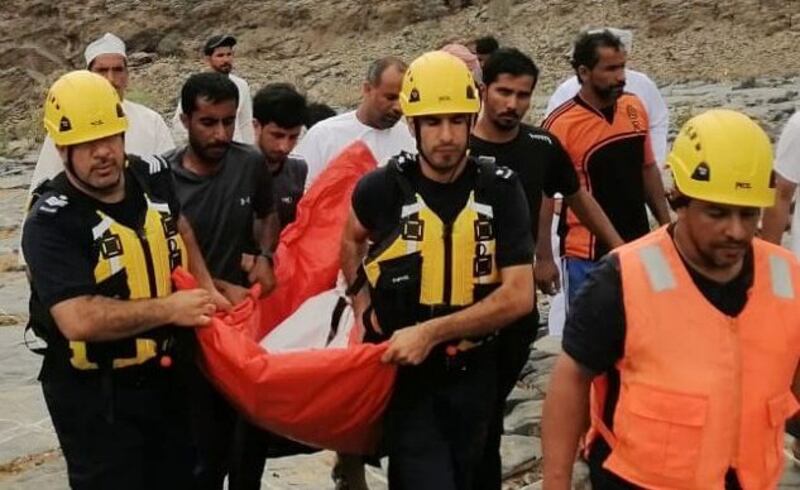 انتشال جثة من مجرى أحد الأودية