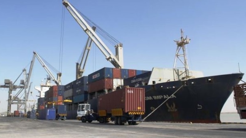 موانئ قطر تستقبل نحو نصف مليون طن من مادة الجابرو من السلطنة
