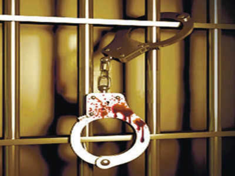 القبض على المتهم بقتل الأسرة العمانية في بدية