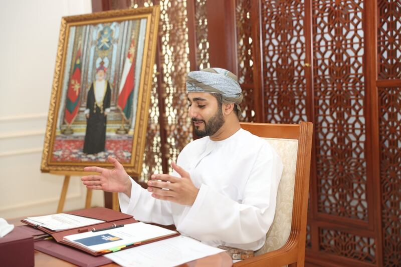 سمو السيد ذي يزن يترأس اجتماعًا حول الدقم