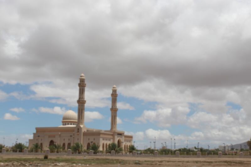 جامع السلطان قابوس بولاية جعلان بني بو علي..إضافة عمرانية وفنية لتصميمه الهندسي
