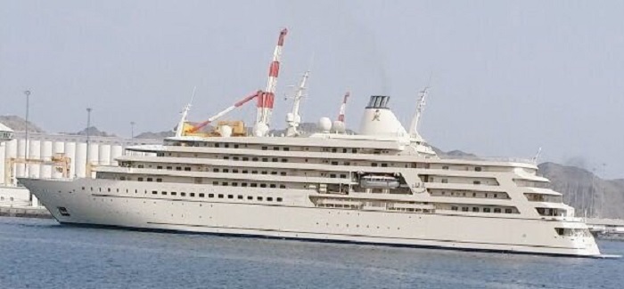 يُتداول: جلالة السلطان يُغادر ظفار بـ “فلك السلامة”؛ فماذا تعرف عن هذه السفينة؟