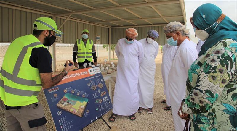 7 سفراء يطلعون على الاستثمارات في الدقم