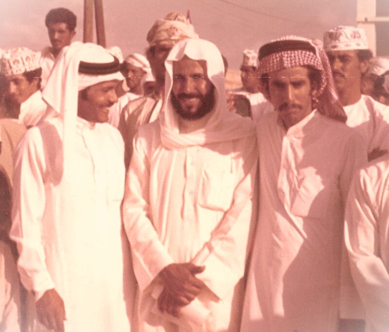 سعودي تعلّق قلبه بسلطنة عُمان فألّف فيها كتابًا؛ فما قصته؟