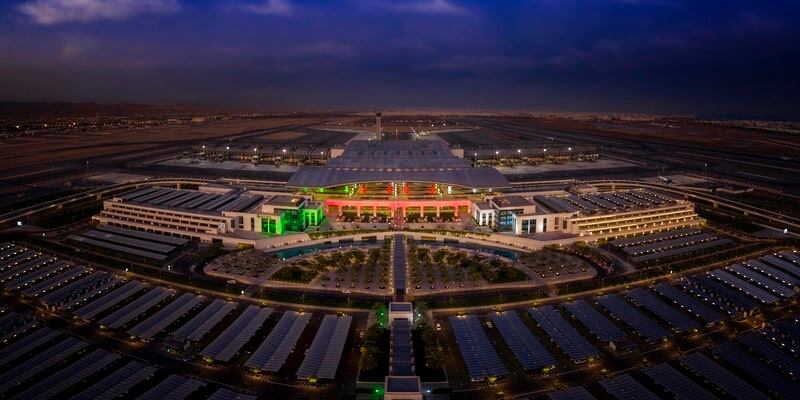 مطار مسقط الدولي الأول عالميًا في معايير الأداء