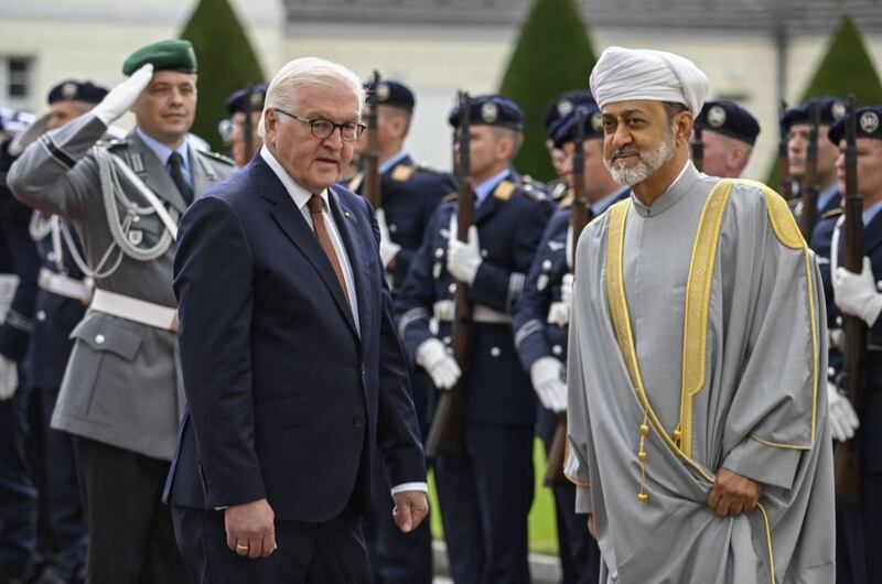 بالصور: الرئيس الألماني يستقبل جلالة السلطان