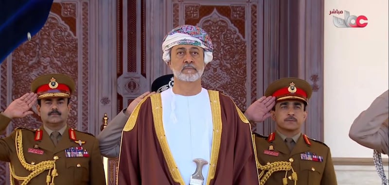 بالصور: جلالة السلطان يشمل برعايته احتفال شرطة عمان السلطانية