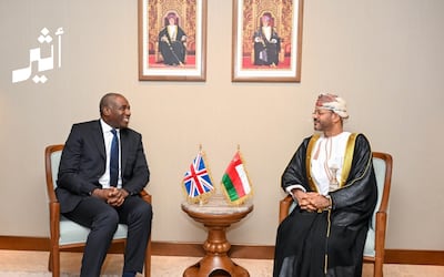 تأكيد عُماني بريطاني على الحلول الدبلوماسية وتعزيز الاستقرار