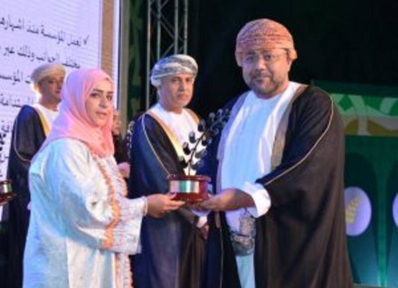 قصة عُماني من دورة للحام والنجارة إلى إدارة مؤسسة رائدة محليًا وعالميًا وضمن أفضل 100 رئيس تنفيذي عربيًا