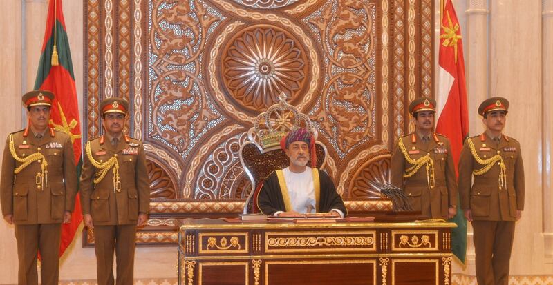 جلالة السلطان هيثم بن طارق يستقبل محمد بن زايد