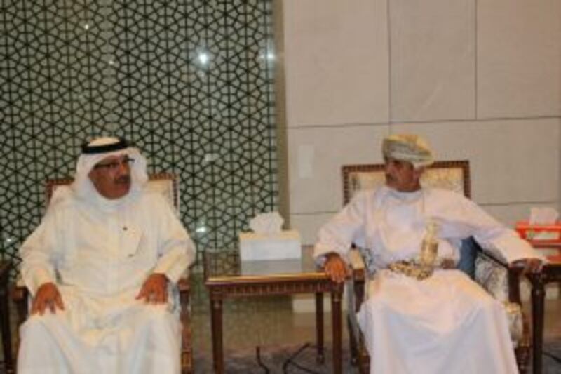 بالصور: رؤساء الأركان الخليجيون يصلون السلطنة