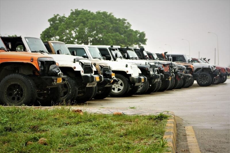 شباب يجوبون عُمان للتعريف بها سياحيًا وينظّمون قافلة “ظفار المجد3”