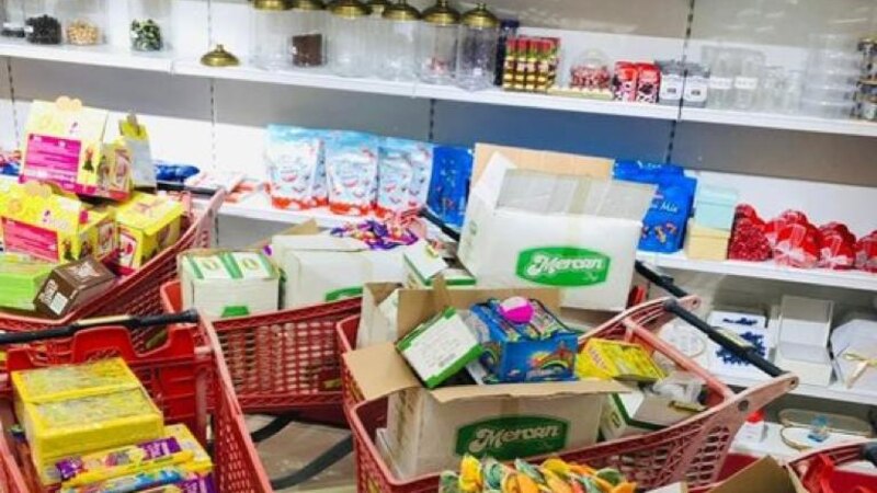 بلدية مسقط توضح حول ضبط محل حلويات مخالف