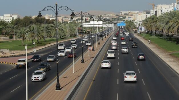 إغلاق شارع السلطان قابوس