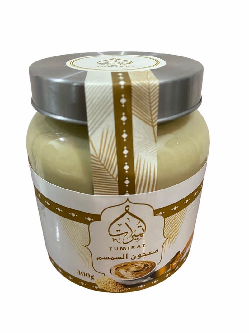 عماني يبتكر منتجات مشتقة من التمور العُمانية