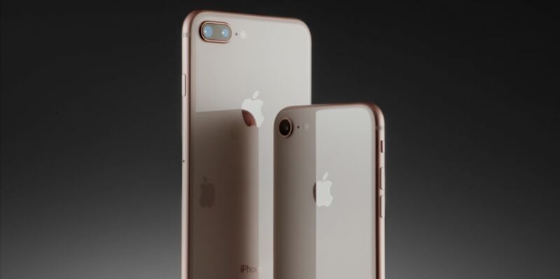 كيف تطورت أسعار هواتف الآيفون منذ 2007؟