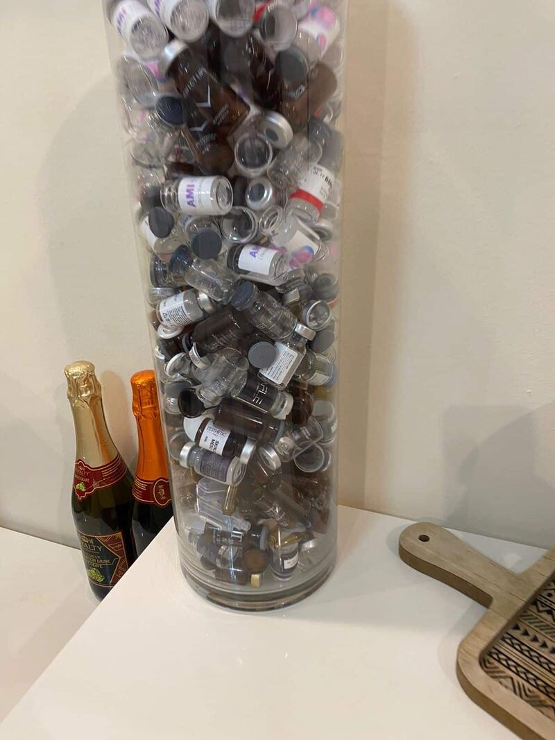 الإطاحة بشبكة تقوم بعمليات تجميلية غير مرخصة