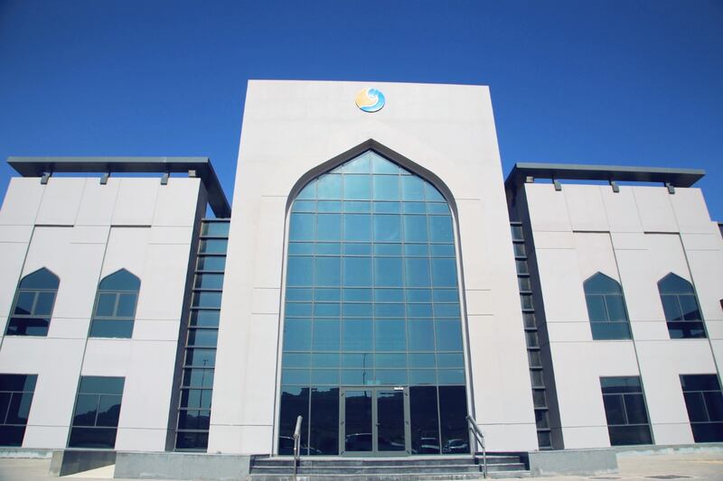 بالصور: تسليم مبانٍ في الدقم