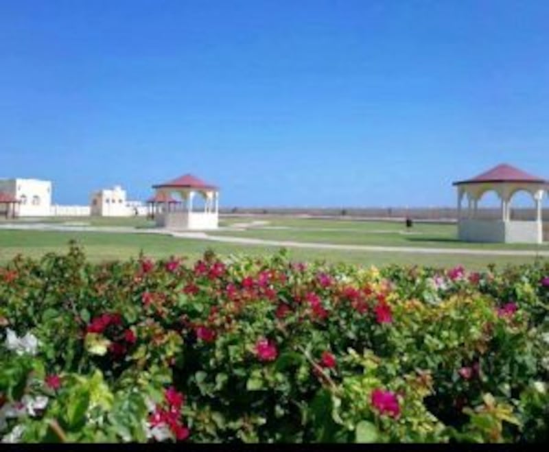 بأجوائها الباردة: الأشخرة مكان سياحي شهير في السلطنة