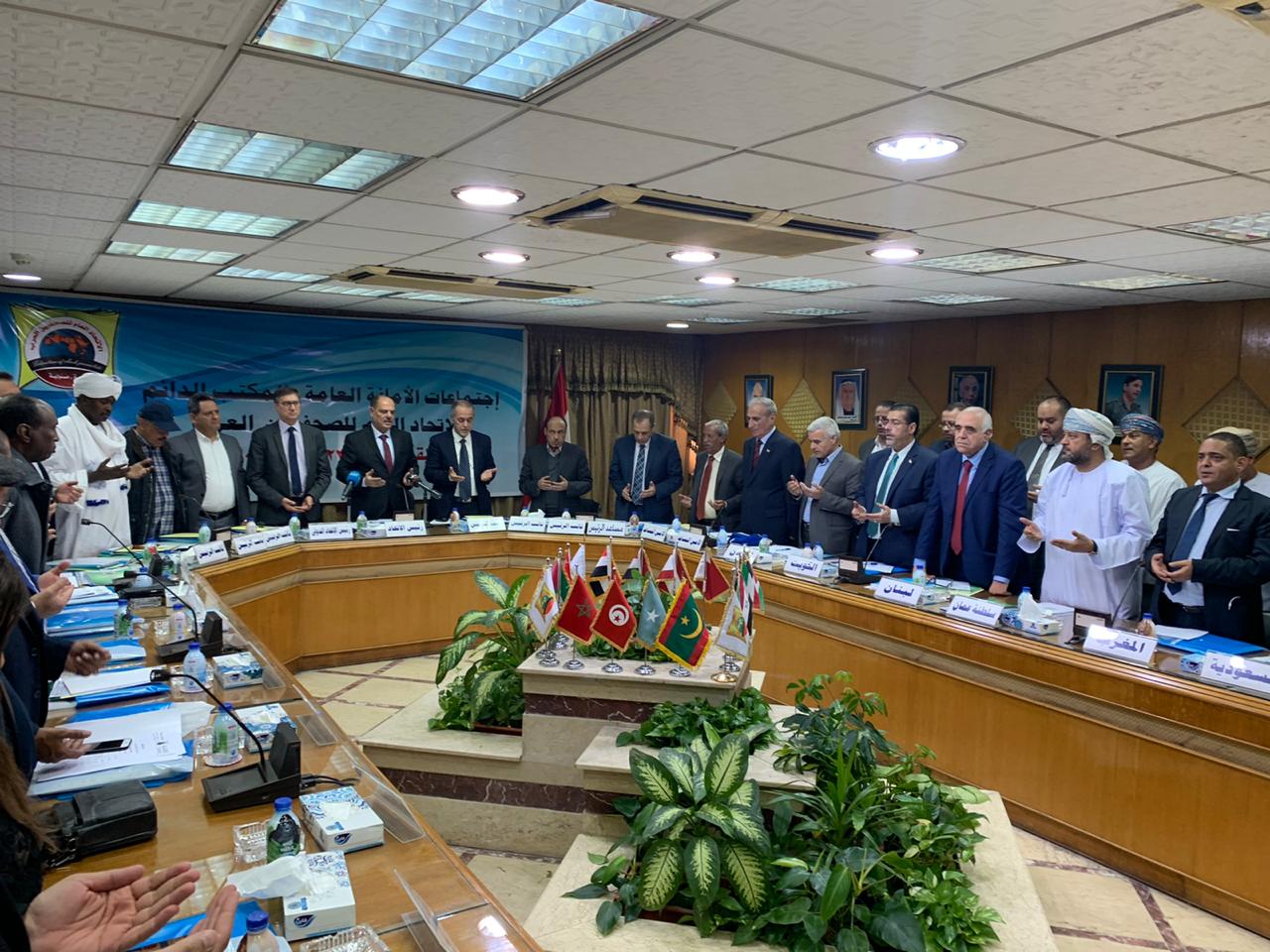 “الصحفيين العرب” يشيد بمواقف السلطان قابوس تجاه القضايا العربية والدولية