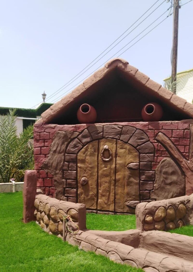 بالصور: أنامل شاب عماني تُبدِع في الديكور والنحت