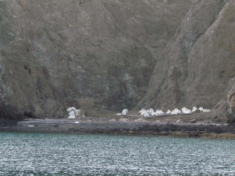 بالوثائق والصور: مقابر مسيحية في عُمان