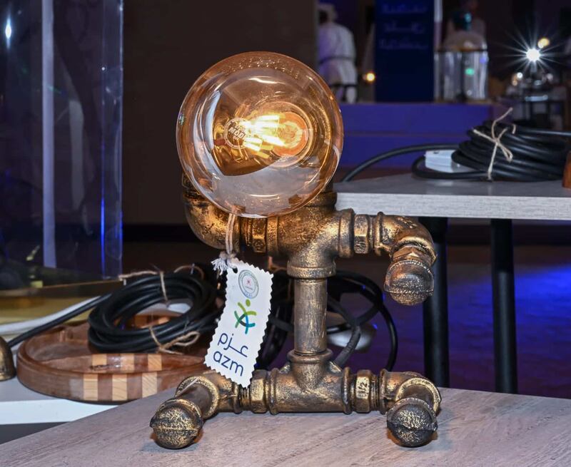 الآن.. يمكنك شراء منتجات الأشخاص ذوي الإعاقة عبر “عزم”