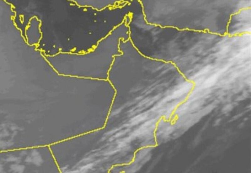 طقس غائم اليوم وتوقعات بأمطار متفرقة