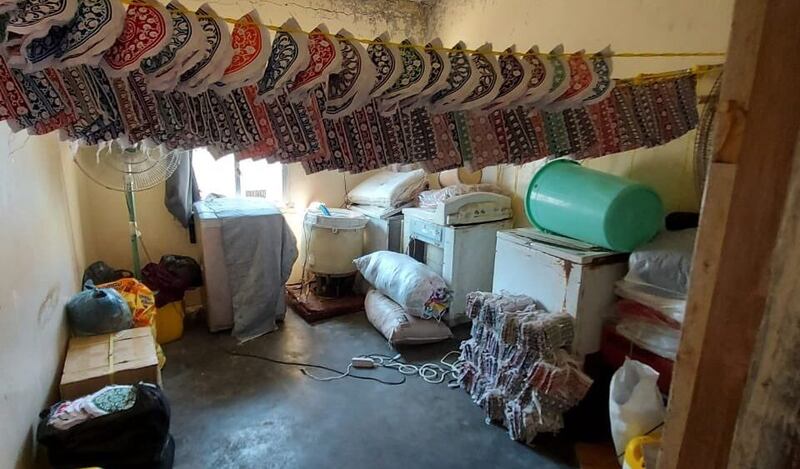 بالصور: إغلاق منزل وافدين في مطرح