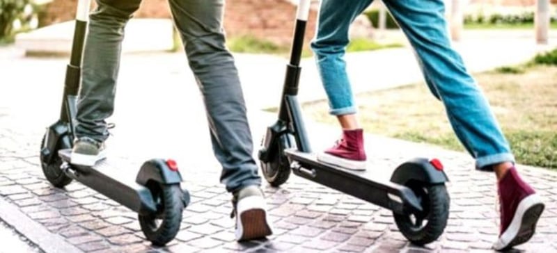 مع انتشارها بشكل لافت: هل السكوتر الكهربائي وسيلة آمنة للتنقل؟