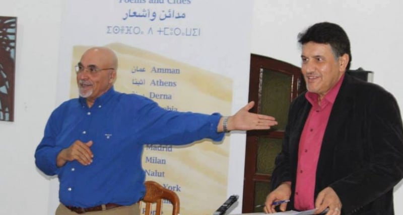 5 أسئلة وإجابتها تُعرِّف قرّاء “أثير” بالشاعر الليبي فرج العربي