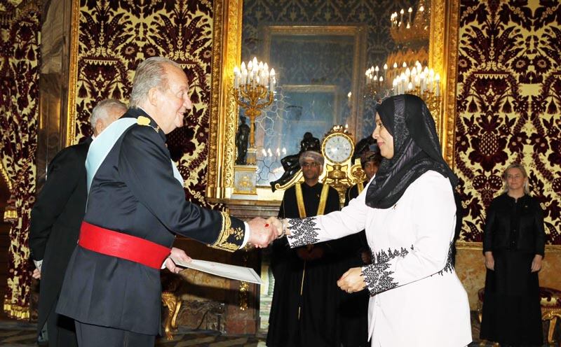 سفيرتنا في أسبانيا لـ “أثير”: صداقة وثيقة بين جلالة السلطان والملك السابق.. والعلاقات تاريخية لا تغيرها تقلبات الأحداث