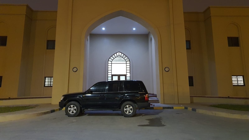 عبارات مخلّة على مركبة..وإيقاف صاحبها