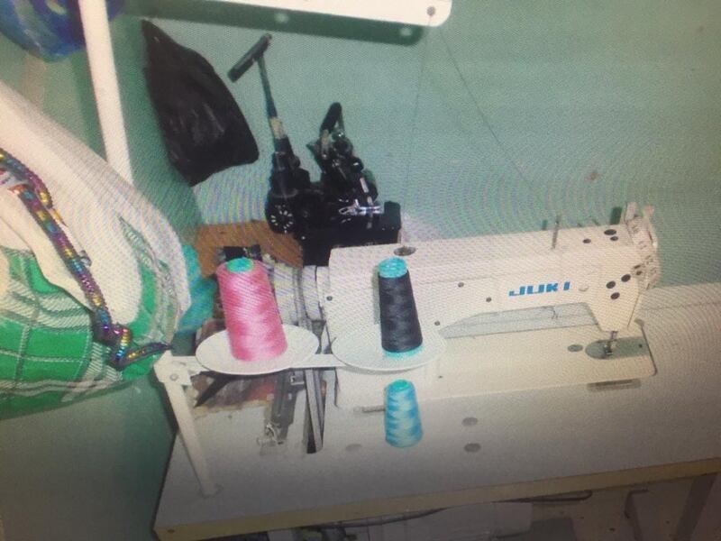 ‏ بالصور: 3 منازل تتحول إلى أماكن للخياطة وتحضير الأطعمة