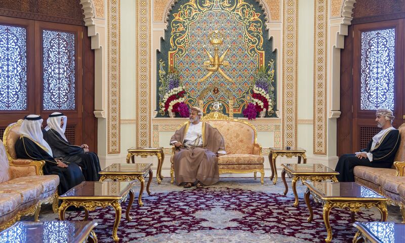 بالصور: جلالة السلطان يستقبل رئيس المجلس الوطني الاتحادي الإماراتي