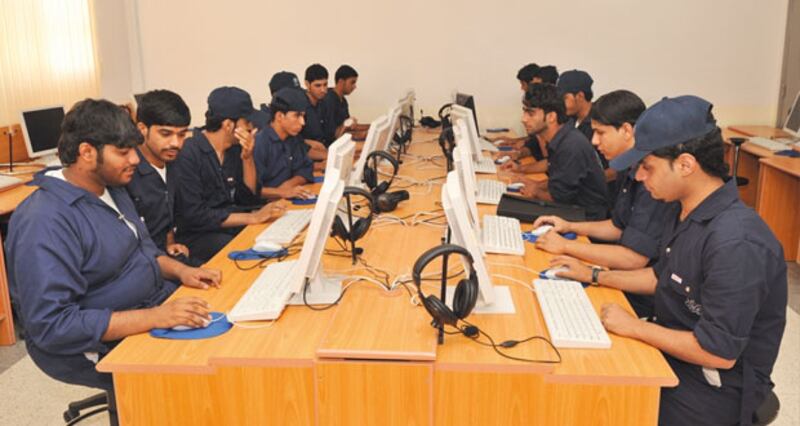 القوى العاملة توضح عدد من تم تعيينهم منذ قرار مجلس الوزراء