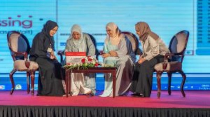 بنك مسقط يحتفي بيوم المرأة العمانية ويجري سحبًا على جوائز قيمة
