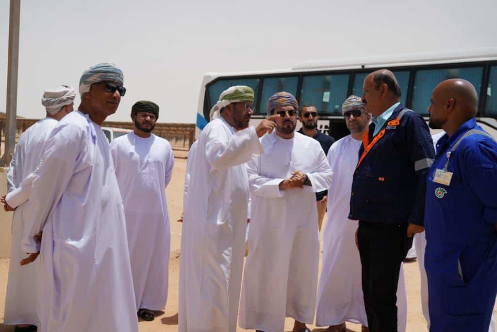 وزير الاقتصاد يزور 3 مشاريع تابعة لتنمية نفط عمان