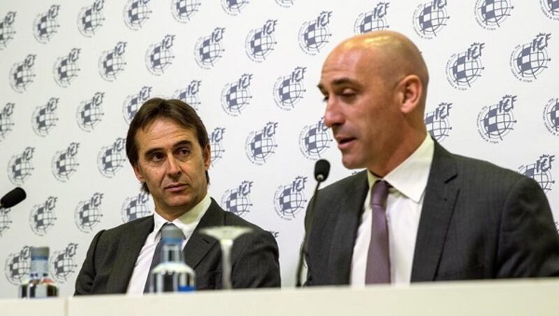 قبل يوم من كأس العالم .. اسبانيا تستغني عن مدربها