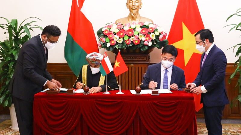 سلطنة عمان وفيتنام توقعان اتفاقية إعفاء متبادل من التأشيرة