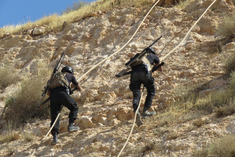 وحدة العمليات الخاصة بشرطة عمان السلطانية ثانيًا في مسابقة المحارب الدولية