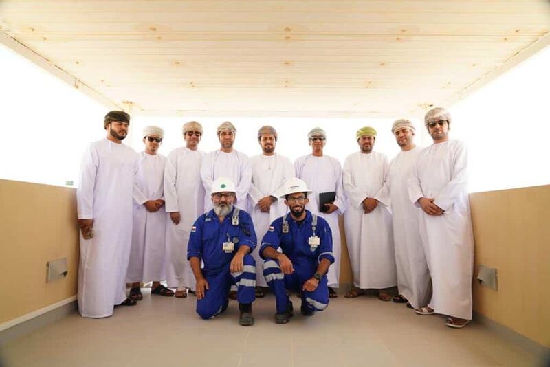 وزير الاقتصاد يزور 3 مشاريع تابعة لتنمية نفط عمان