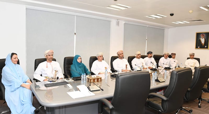 لأول مرة: رئيس “مُنتخَب” للجنة العمانية لحقوق الإنسان