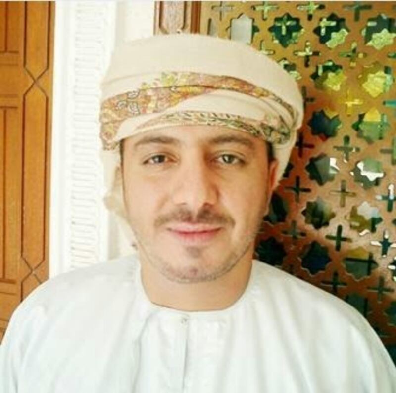 الموت يغيّب الشاعر العماني محمد الحارثي