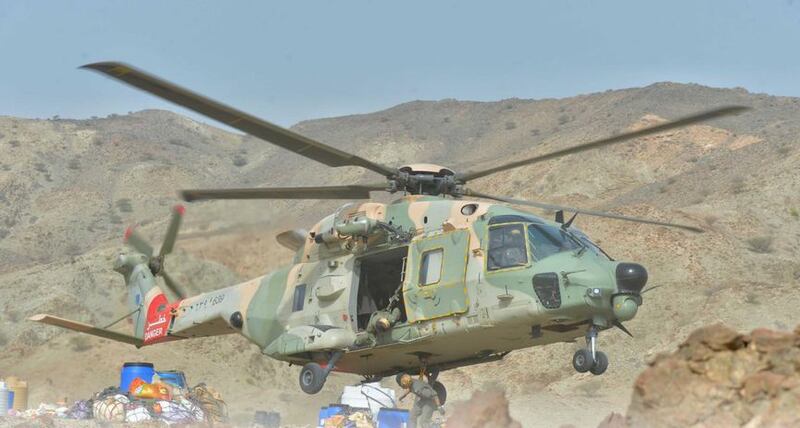 نقل مواد استهلاكية لقاطني منطقة جبلية