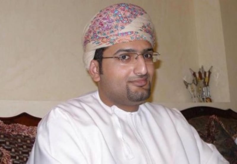 معاوية الرواحي يكشف تفاصيل من اعتقاله في الإمارات
