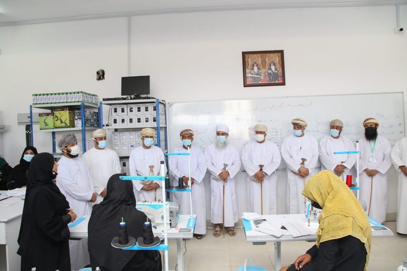 بالصور: هوية بصرية جديدة وافتتاح معمل للخياطة لفريق سمد الشأن الخيري