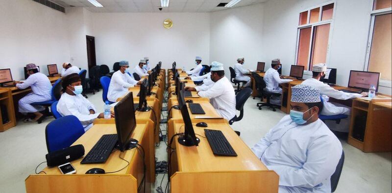 دعوة أكثر من 1400 شخص للتنافس على فرص وظيفية