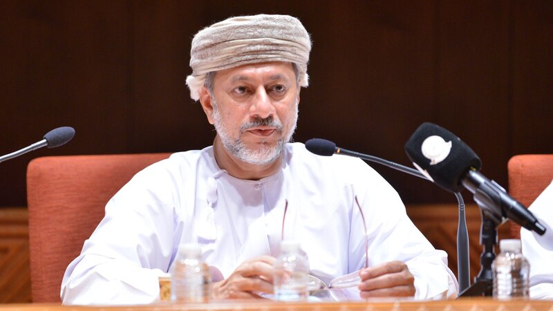 المرشدي يوضح أمام “الشورى” أسباب توزيع الاستثمارات محليا وخارجيا