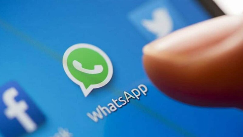 احذر؛ ملصقات الواتساب قد تعرّضك للسجن والغرامة